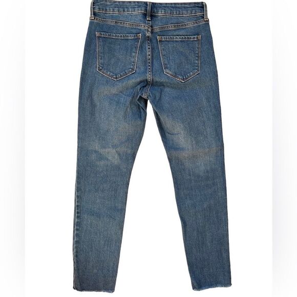 OLD Navy Power StraightHigh Rise jeans, raw edge hem, 5 pocket style size 4. - Picture 2 of 5